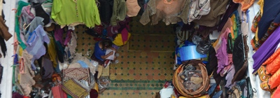 Comprando artesanía marroquí